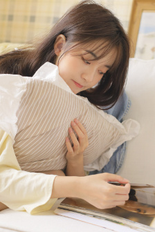 黑色背景国徽手机壁纸